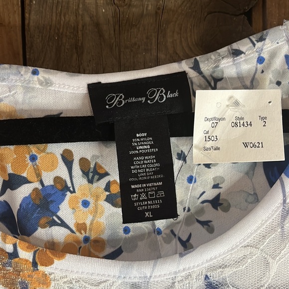 Brittany Black Floral Lace Blouse - New with tags - Picture 3 of 5